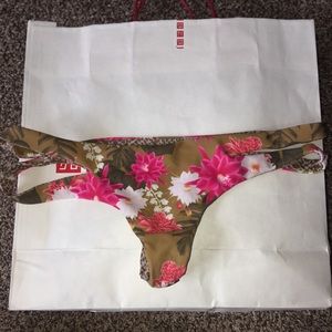 ACACIA Lei Day Baldwin bottoms